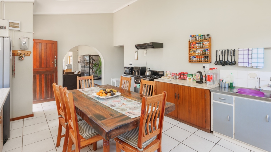 5 Bedroom Property for Sale in Struisbaai Western Cape